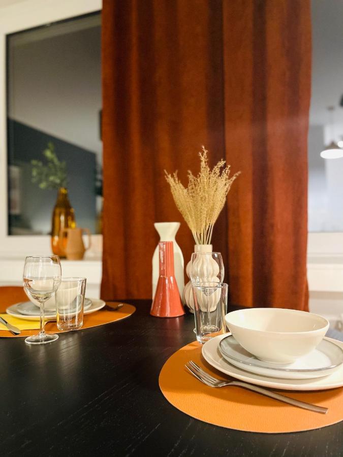 Klassen Stay - Exklusives Apartment Am Hbf - Kueche, Netflix, Kingsizebett Koblenz  Kültér fotó