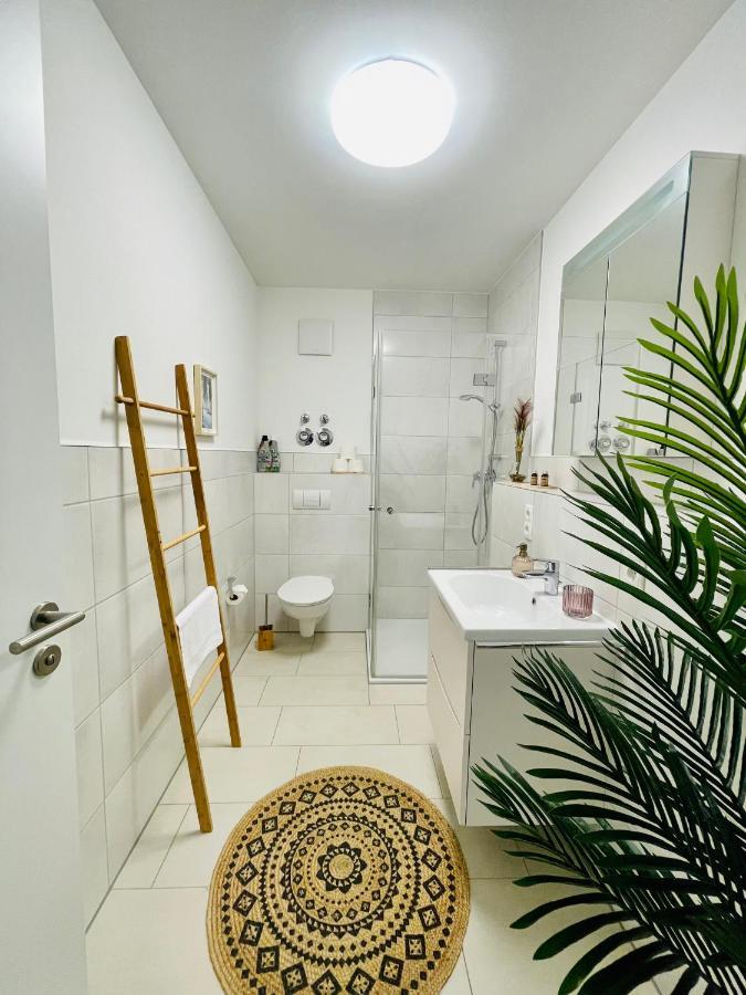 Klassen Stay - Exklusives Apartment Am Hbf - Kueche, Netflix, Kingsizebett Koblenz  Kültér fotó