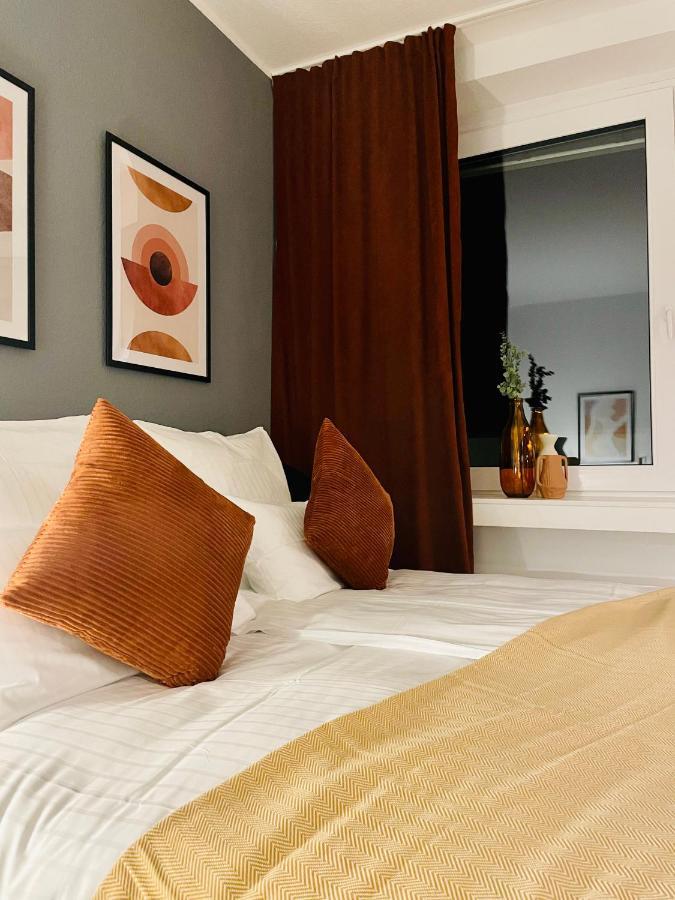 Klassen Stay - Exklusives Apartment Am Hbf - Kueche, Netflix, Kingsizebett Koblenz  Kültér fotó